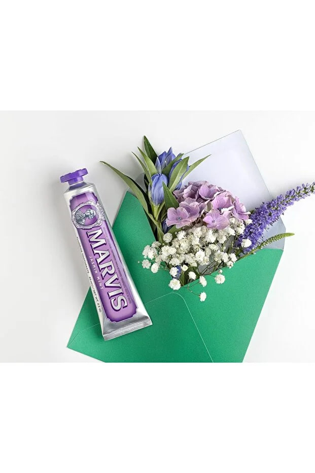 Watsons Marvis Jasmine Mint Toothpaste 85 ml provides long-lasting freshness and protection against plaque and bacteria.